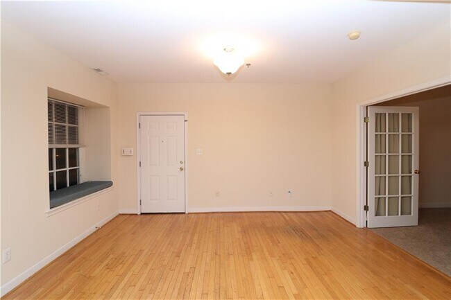Building Photo - 219 N 19th St