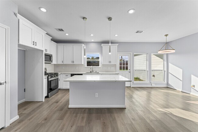 Foto del edificio - 8211 James Franklin St