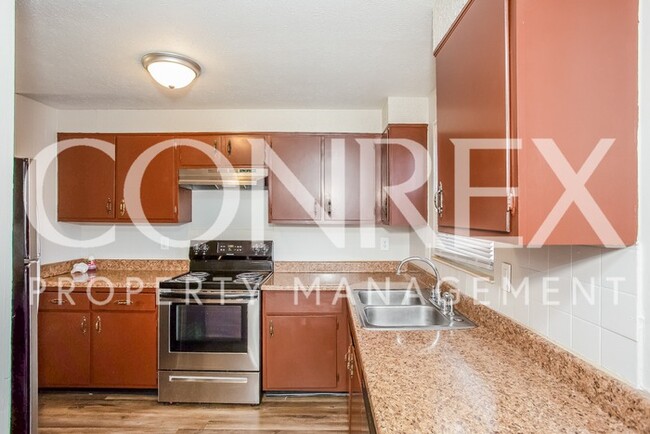 Building Photo - Beautiful 3 Bedroom with Attached Garage!