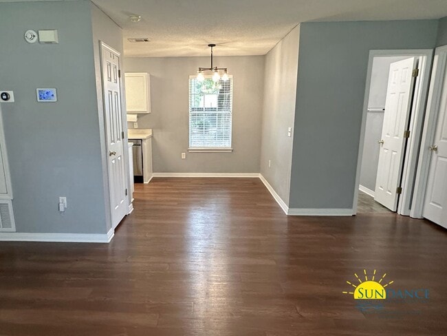 Building Photo - 4480 Gainer Ave