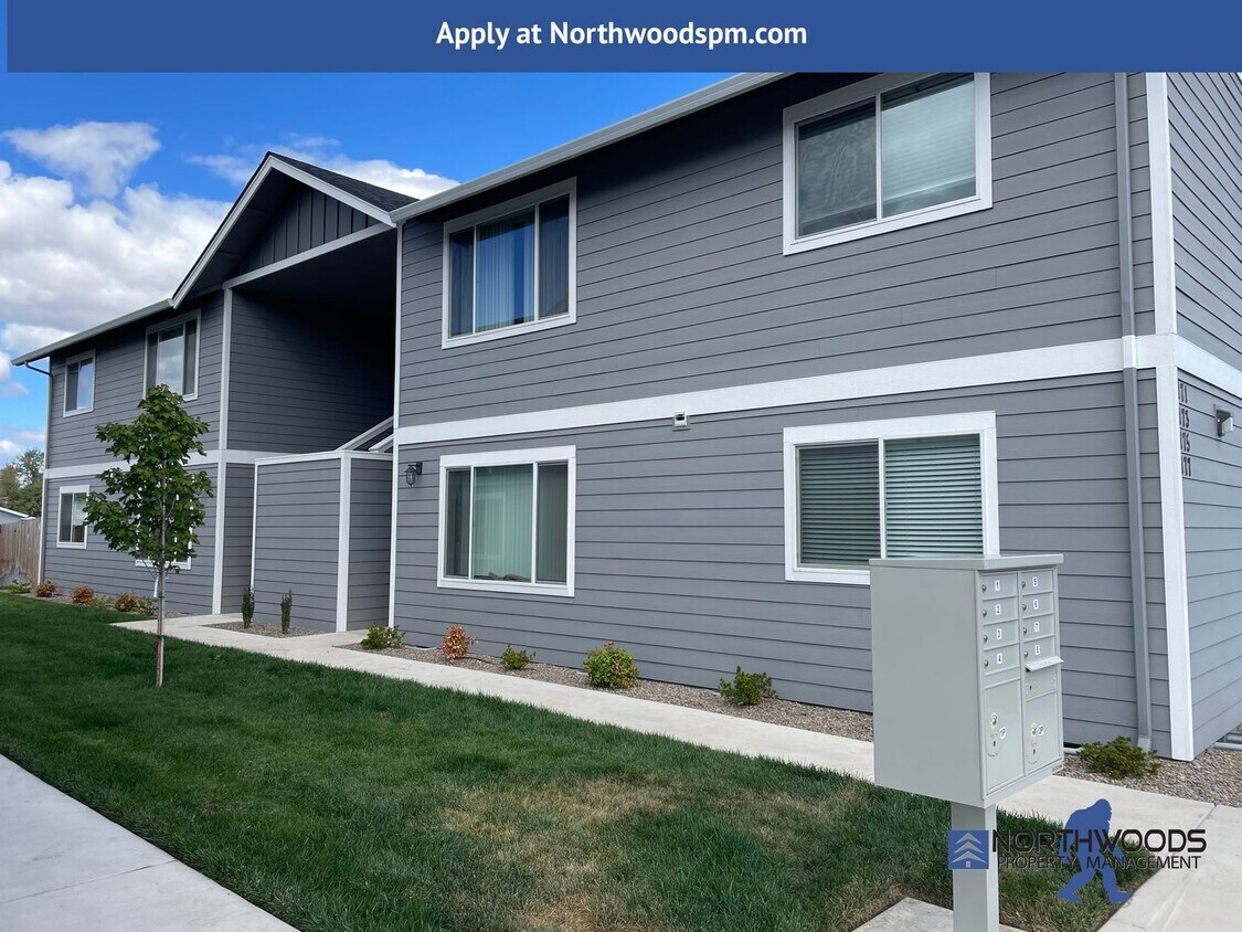 Primary Photo - Very Nice 2 Bedroom 1 Bath Upstairs Apartment