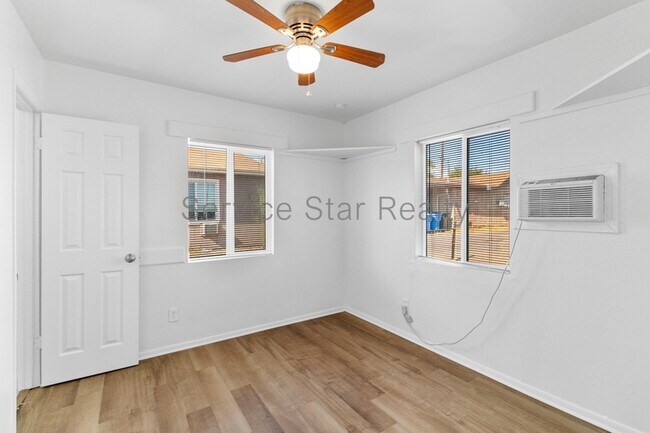 Foto del edificio - 1926 N 26th Pl