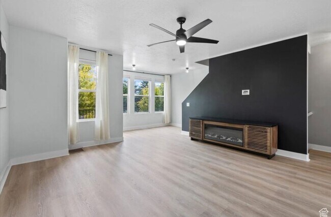 Building Photo - 3709 S Gowan Ln