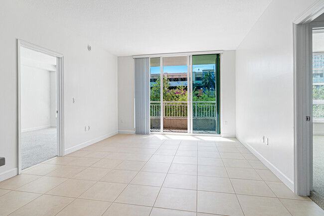 Building Photo - 480 Hibiscus St