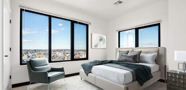 Building Photo - 600 Broadway