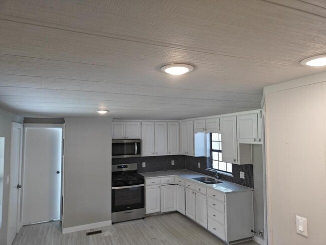 Building Photo - 307 W Gentry St