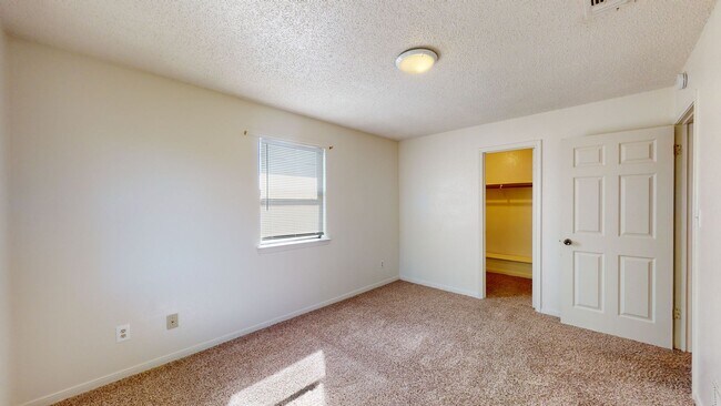Building Photo - 2 WEEKS FREE!!! RENT ONLY $750!!!!!!!