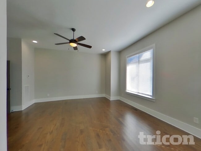 Foto del edificio - 1214 Hillwood Private Cove