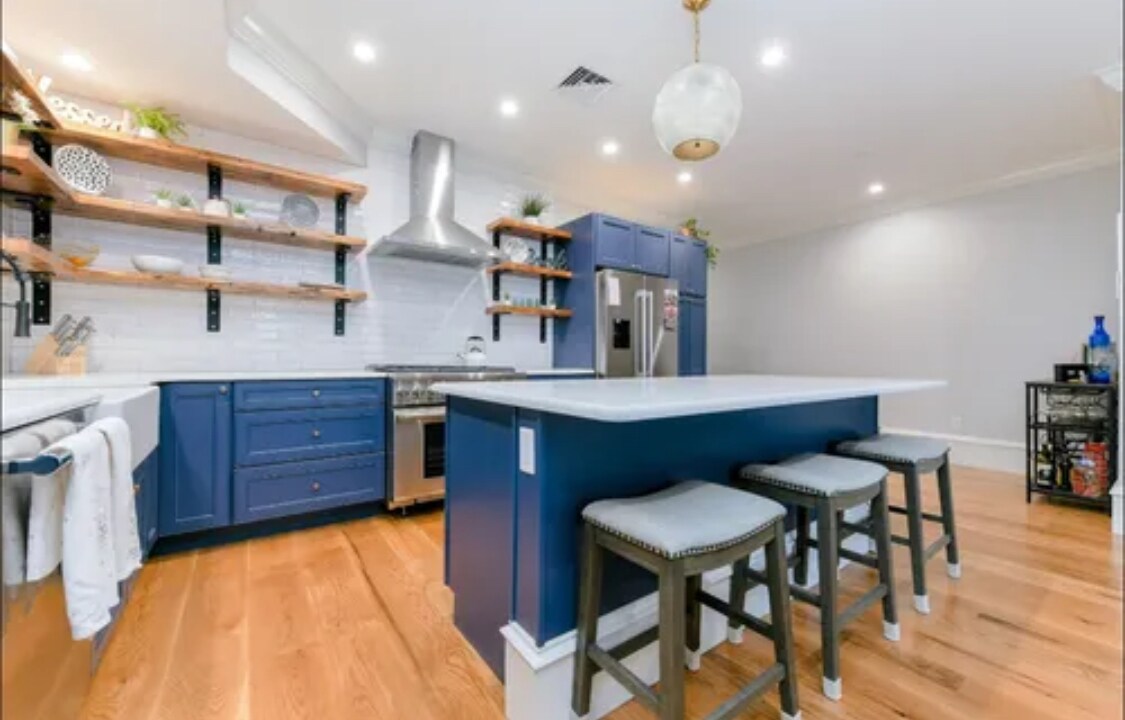 Foto principal - 388 W 4th St