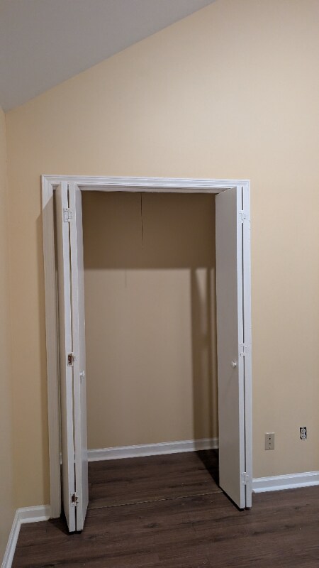 Foto del edificio - 663 Lagrange Pk Cv