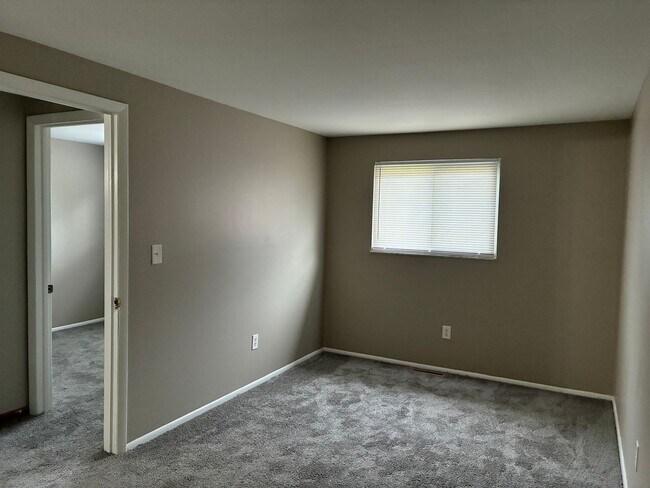 Foto del edificio - Home with Updated Kitchen and Clean, Modern Interior Finishes