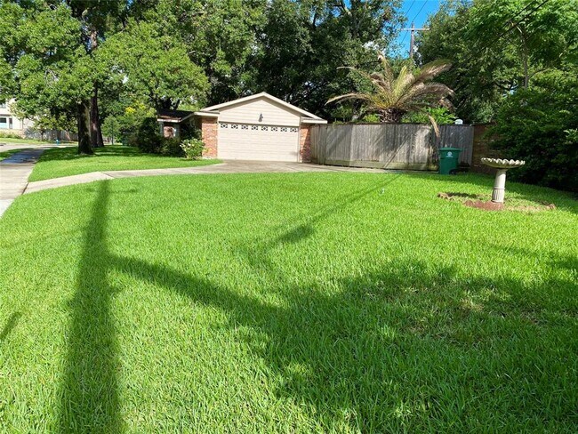 Building Photo - 3819 Latma Dr