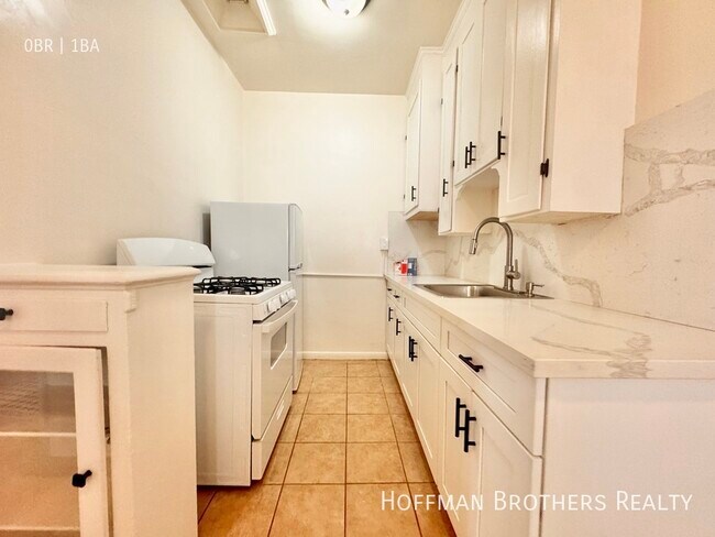 Foto del edificio - 608 S Dunsmuir Ave