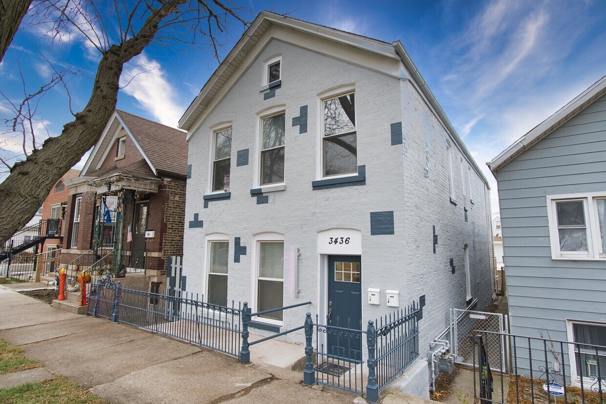 Foto principal - 3436 S Bell Ave
