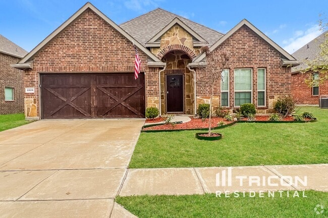 Building Photo - 2525 Sabine Cir
