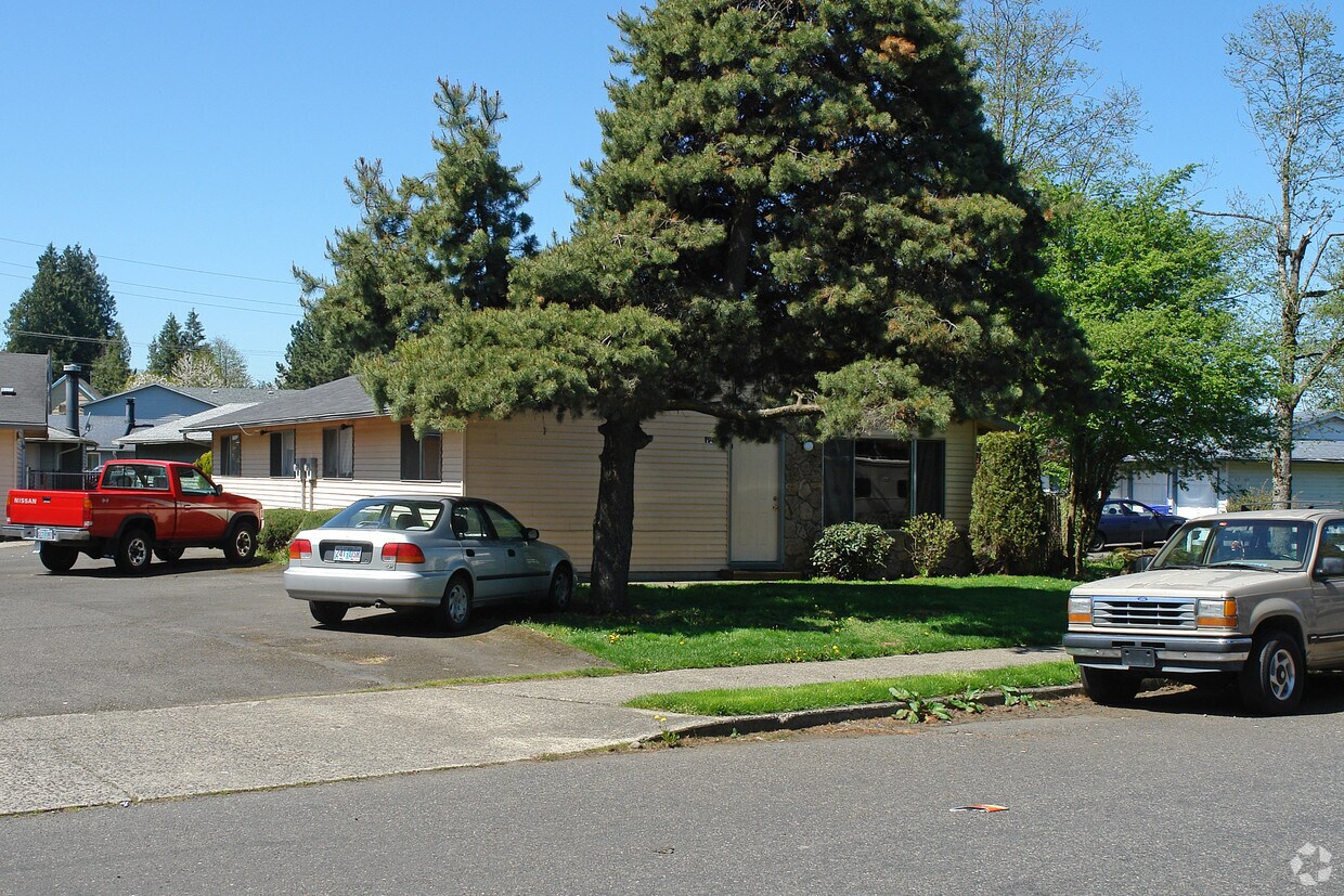 Foto del edificio - 1267-1273 NE 183rd Ave