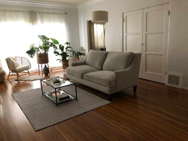 Foto del edificio - 838 S Mansfield Ave