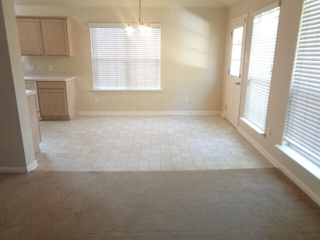 Building Photo - 446 N Compass Rose Cir