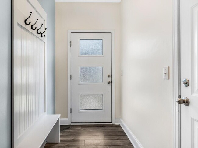 Building Photo - The Towns on Greenway! Two bedrooms. Two private baths, Half Bath. Greenway around the corner. Up...