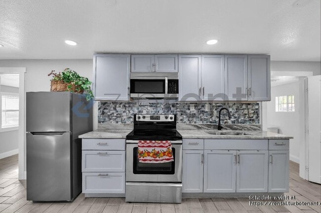 Foto del edificio - 9402 N 16th St