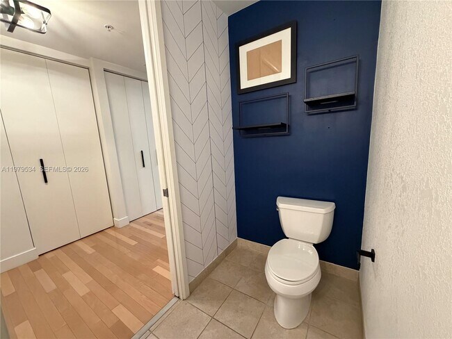 Foto del edificio - 150 E Robinson St