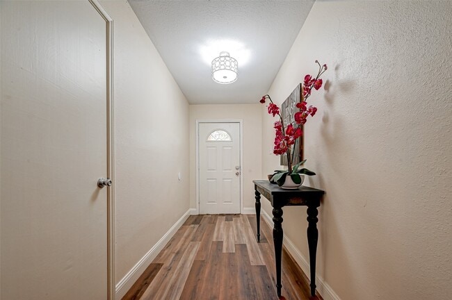 Building Photo - 3903 Hermitage Hollow Ln