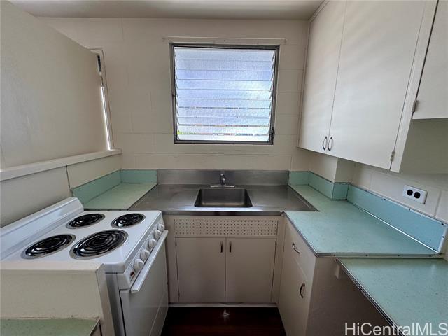 Building Photo - 1920 Young St