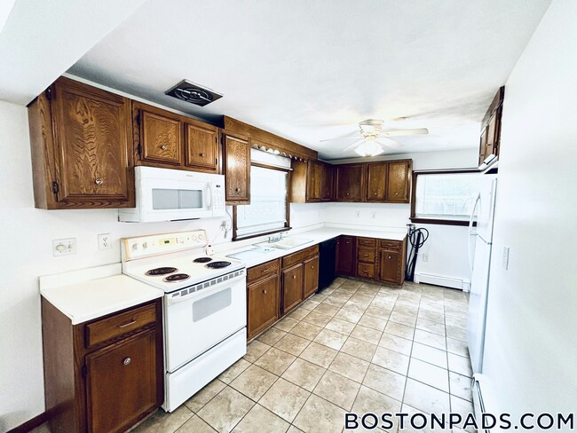 Building Photo - 16 Indian Rock Dr