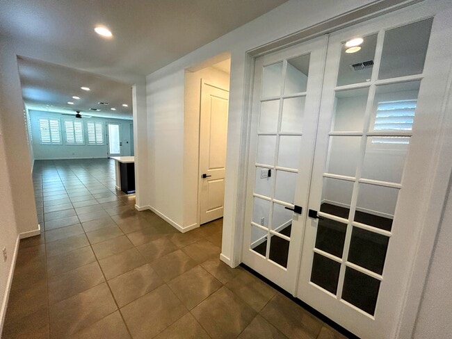 Building Photo - 21357 E Macaw Dr