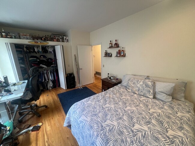 Building Photo - 2341