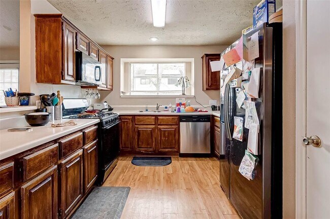 Building Photo - 935 Holly Hall Dr