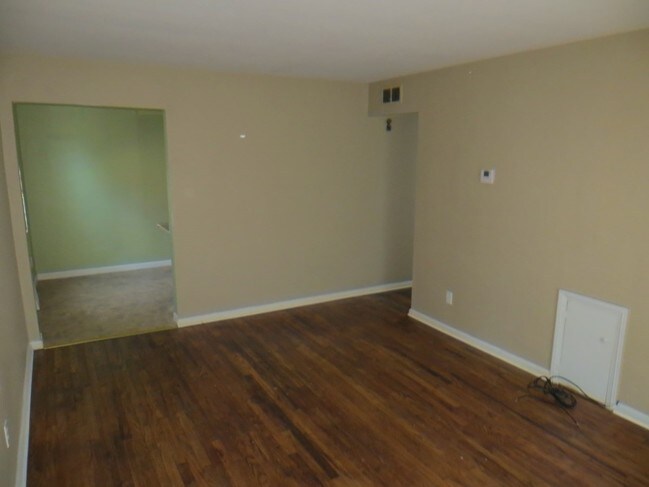 Building Photo - 20251 Crystal Ave