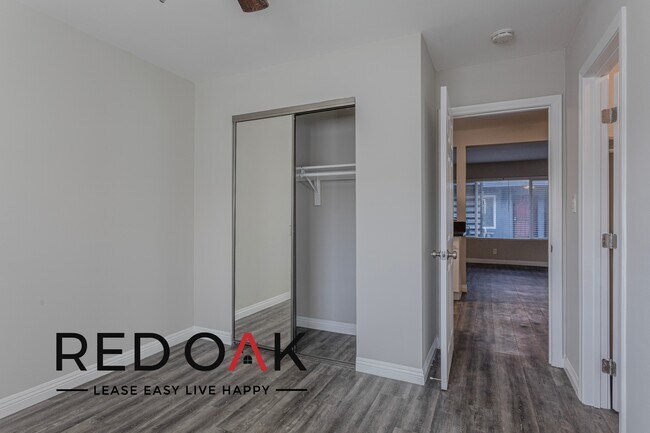 Foto del edificio - 1495 N Peterson Ave