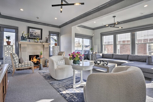 Building Photo - 257 Elm Ave