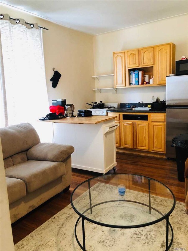 Primary Photo - 24-46 44th St