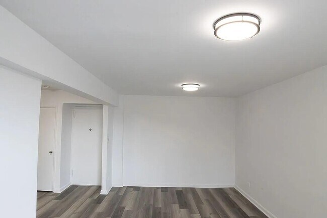 Foto del edificio - 31-85 Crescent St