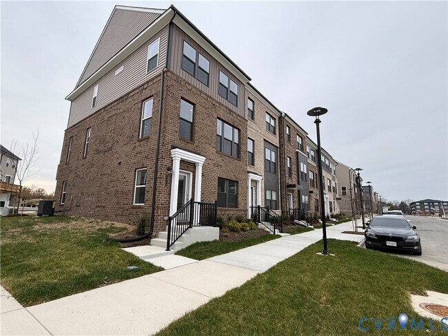 Foto del edificio - 9450 Belladdie Way