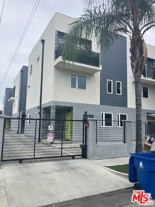 Building Photo - 11318 Miranda St