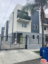 Building Photo - 11318 Miranda St
