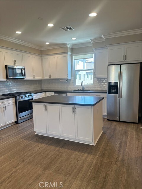 Foto del edificio - 4331 Harbor Way
