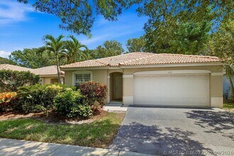 Building Photo - 4112 Pine Ridge Ln