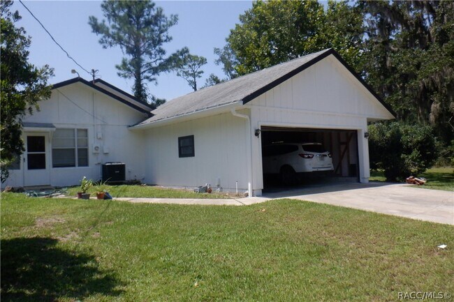 Building Photo - 2933 E Bradley St