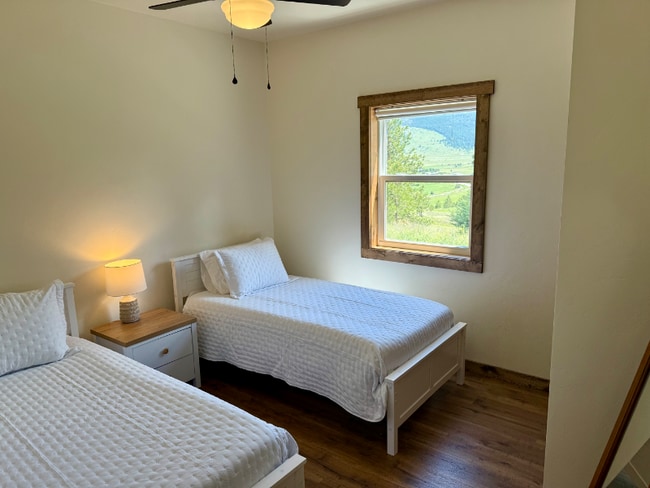 Building Photo - 27945 Island Butte Ln