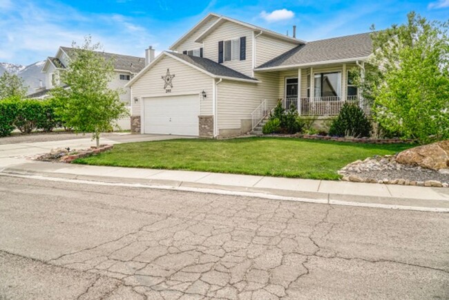 Building Photo - 4 Bedroom Stansbury Park Home