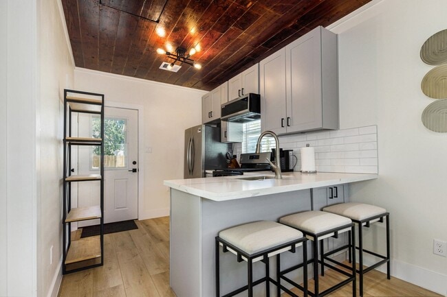 Building Photo - 1224 53rd St