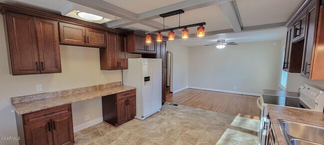 Building Photo - 2100 Norvell Dr