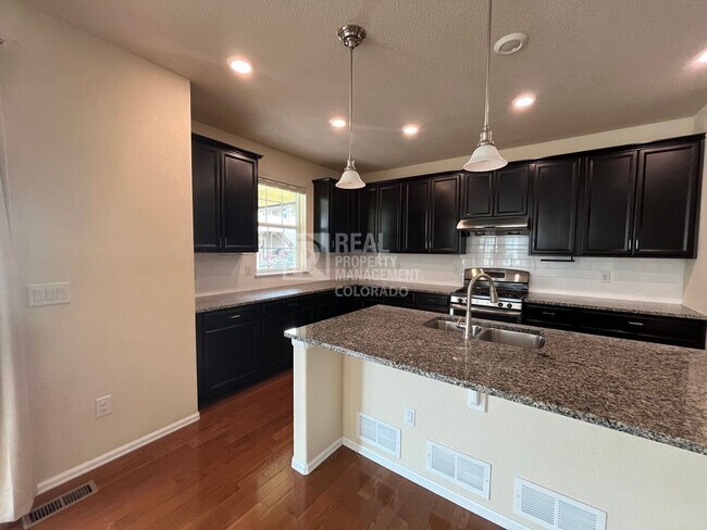 Foto del edificio - 787 Sundance Ln