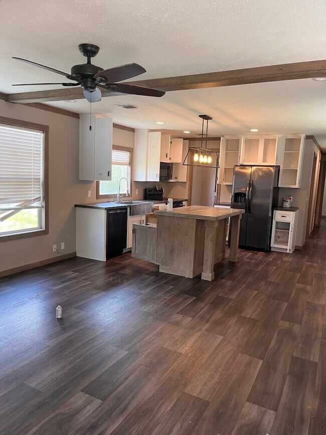 Foto del edificio - 4 Laurel Ct