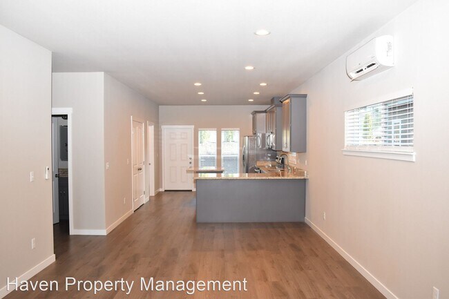 Building Photo - 4 br, 2.5 bath House - 8047 S Thompson Ave