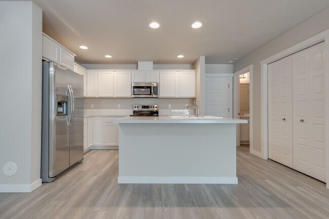 Foto del edificio - Don't Miss Out On This Fabulous 3 Bedroom ...